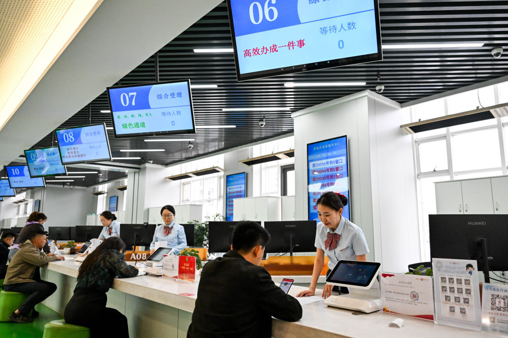 CpAAP2iMddiAeIU4AAI-bMgS11w706.jpg