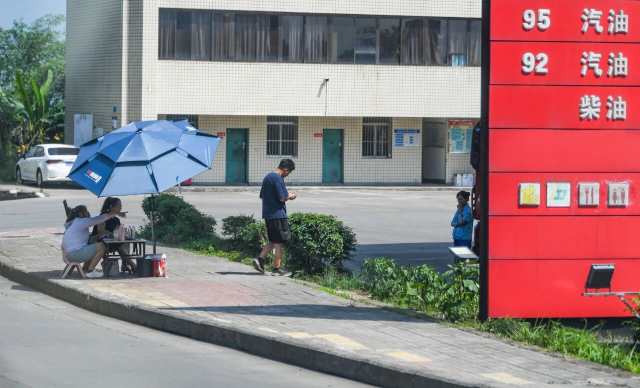 CpAAPmjA262AeTViAAKSHzXBEq8495.jpg
